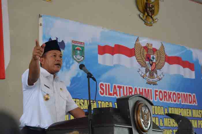 Bupati Mustafa Imbau Warga Lamteng tidak Ikut Demo 2 Desember