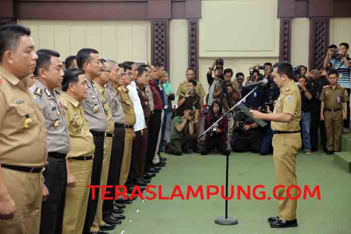 Lantik Saber Pungli, Gubernur: Dari Lahir Sampai Mati Kita Bertemu Pungli