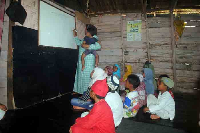 Ini Curahan Hati Guru Ernawati untuk Murid-Murid SD Kuala Sidang