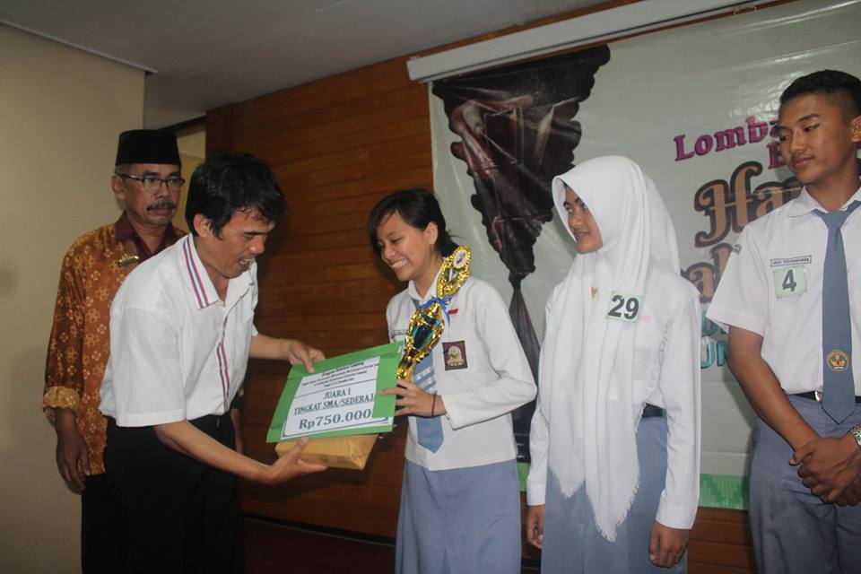 Nayla, Jeamima, dan Nada Juara Baca Puisi Bahasa Lampung Tingkat SD, SMP, dan SMA