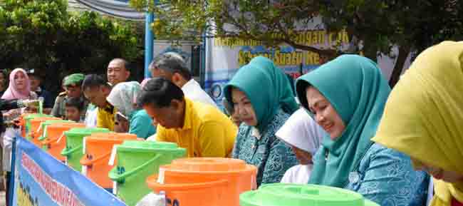 Walikota Pairin Harapkan Anak-Anak Biasakan Cuci Tangan Pakai Sabun