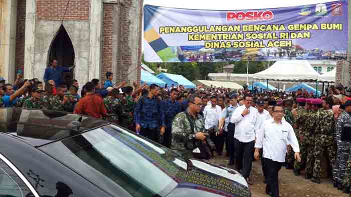 Presiden Jokowi Serahkan Bantuan untuk Ahli Waris Korban Gempa Aceh