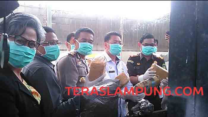 Kejari Bandarlampung Musnahkan Narkoba dan Obat-Obatan Tanpa Izin Edar