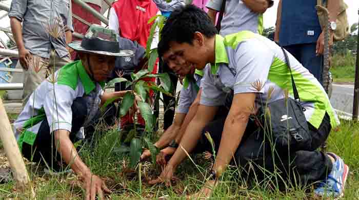 Peringati Hari Menanam Pohon, Pemula Way Kanan Gelar Kemah Bakti