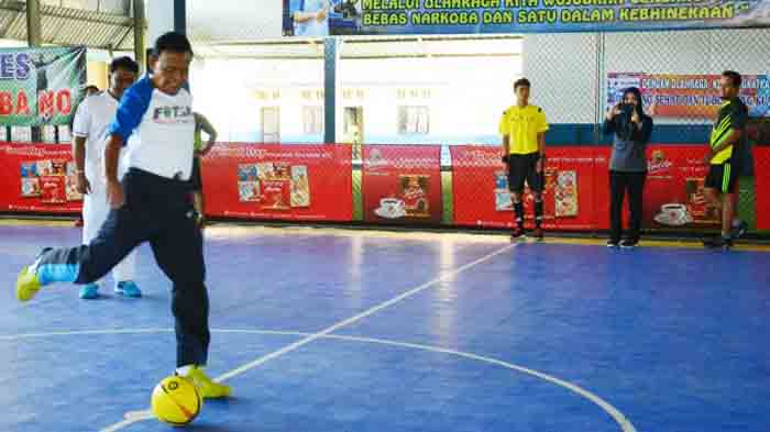 Pairin Buka Turnamen Futsal Walikota Cup 2016