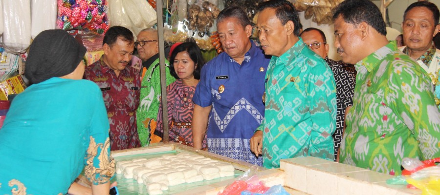 Jelang Natal dan Tahun Baru, Walikota dan Wakil Walikota Metro Sidak Pasar