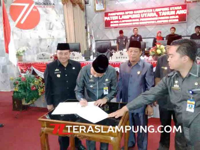 Total Rp 1,9 Triliuan, APBD Lampung Utara 2017 Disahkan