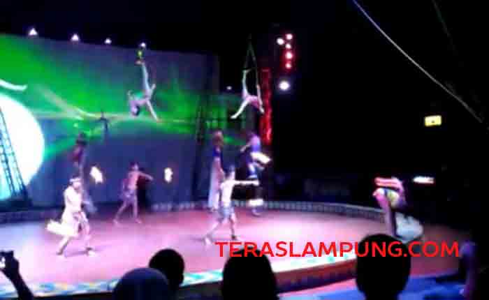 Warga Bandarlampung Antusias Tonton Sirkus di Lapangan Saburai