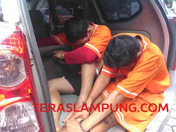Melawan dan Tabrak Polisi, Dua Residivis Pengedar Narkoba Didor