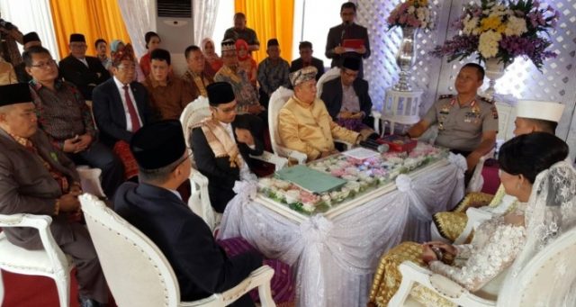 Pernikahan Putri Bungsu Wagub Lampung: Mahfud MD Sampaikan Khotbah, Kapolda dan Ketua DPP PAN Jadi Saksi
