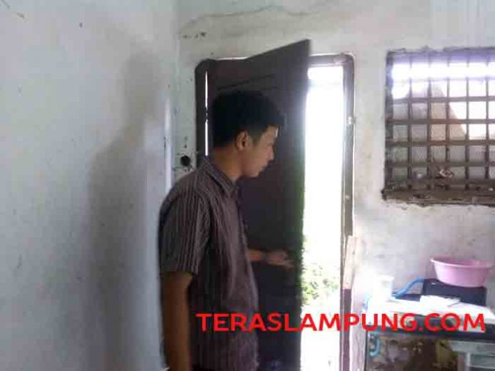 Maling Masuk ke Modena Elektronik dengan Menjbol Pintu Belakang