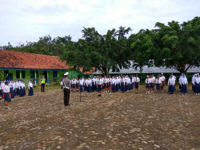 Gandeng SMPN 2 Kasui, Polres Way Kanan Gelar “Police Go to School”