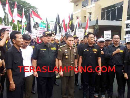 Terkait Kasus Sekda Tanggamus, Granat Geruduk Kejati dan PN Tanjungkarang