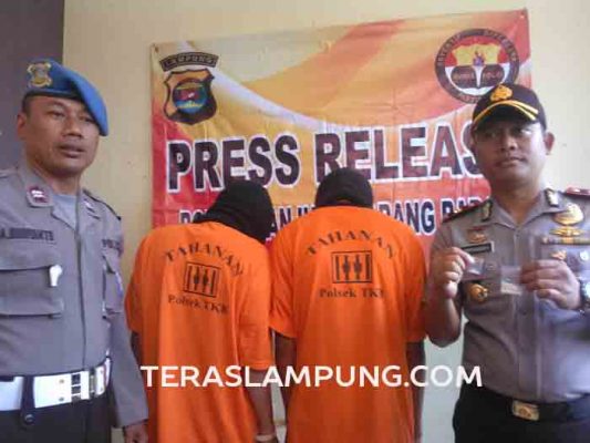 Kenek Truk dan Pedagang Buah Dibekuk Polisi Saat Transaksi Narkoba