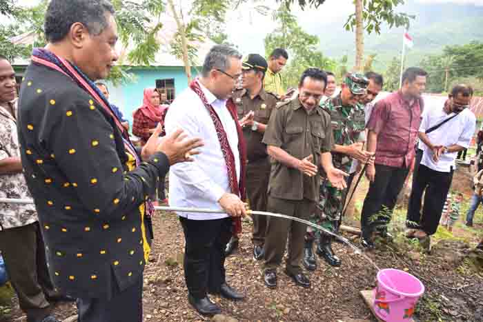 Air Bersih Kini Mengalir ke Rumah-Rumah Warga Desa Wailolong