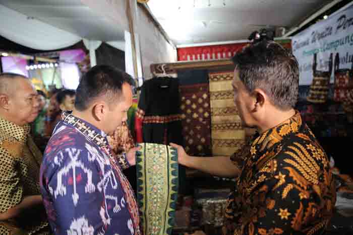 Gubernur Ridho Ficardo Buka Perhelatan “Tapis Evolution”