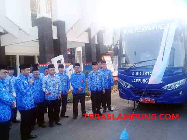 Bupati Lampura Luncurkan Mobil Administrasi Kependudukan Keliling