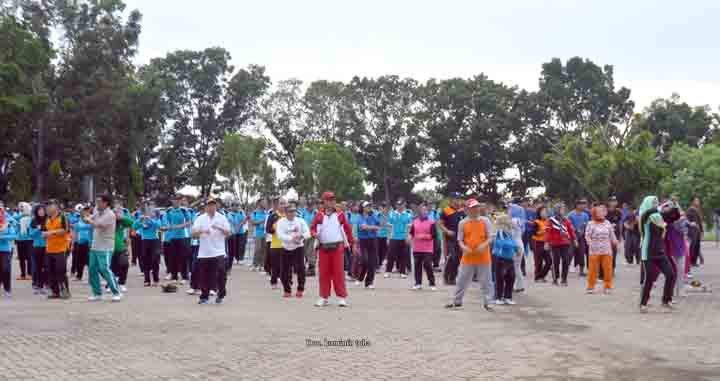 Plt Bupati Tulangbawang Senam Bersama Para ASN