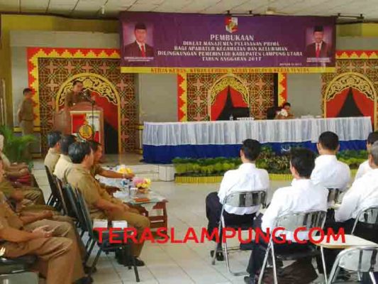 Sekda Lampura Buka Diklat Manajemen Pelayanan Prima