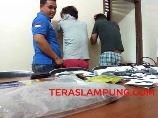 Dua Pengedar Narkoba Ini Dapatkan Tembakau Gorila Lewat Aplikasi Line