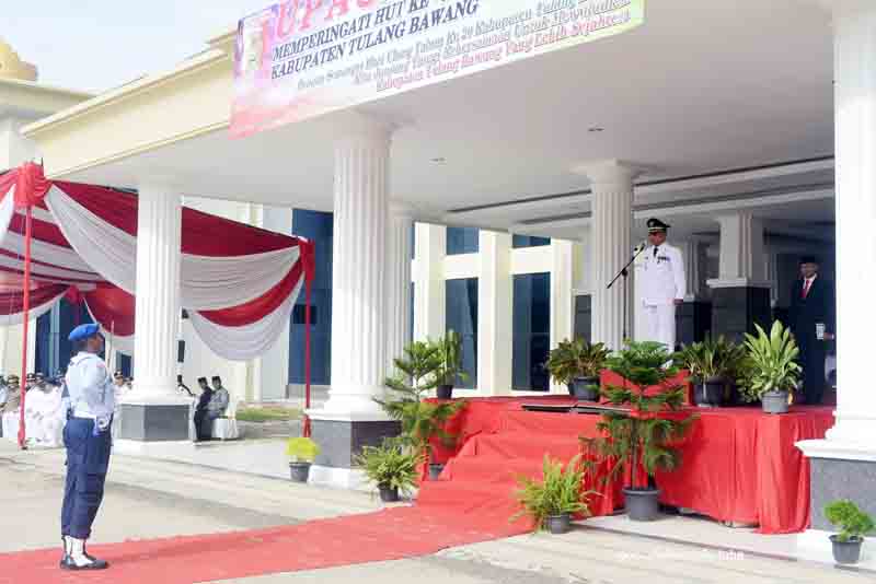 Bupati Hanan Rozak Jadi Inspektur Upacara Puncak HUT ke-20 Tulang Bawang