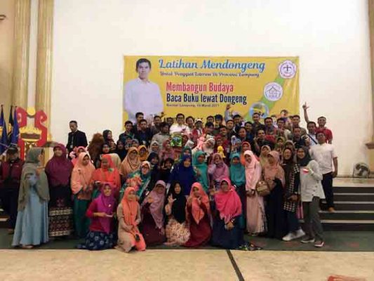 Politikus PKS Ade Utami Ibnu Gelar Pelatihan Mendongeng