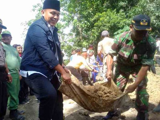Bupati Mustafa akan Bangun 600 Km Jalan Kampung di Lampung Tengah