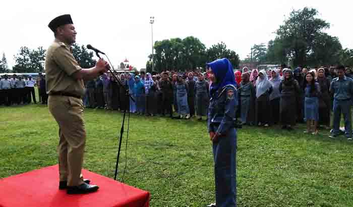 Bupati Mustafa Minta SKPD Tata Ulang Tenaga Kontrak