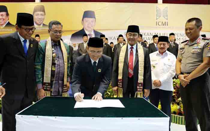 Jimly Asshiddiqie Lantik Pengurus ICMI Lampung 2017-2022