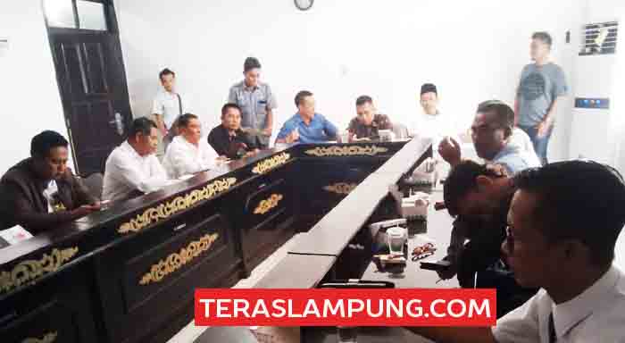 Warga Jalan Pahlawan Kotabumi Tolak Pembangunan Tugu Pengantin