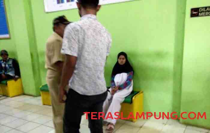 Polisi Bawa Ibu Pembunuh Anak Kandungnya Sendiri ke RSJ Lampung