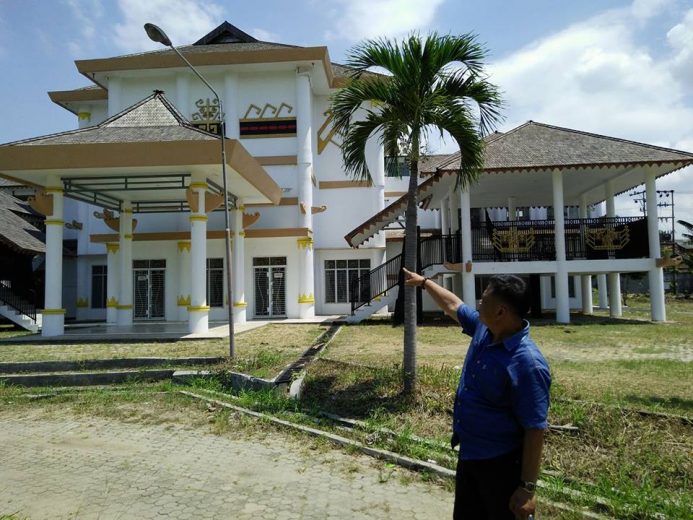 Gedung Seni DKL: Terlihat Keren, Tapi…. (1)