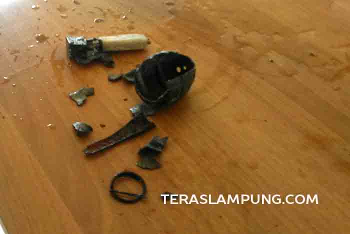 Ini Penampakan Granat Nanas Setelah Dibongkar Tim Gegana Polda Lampung