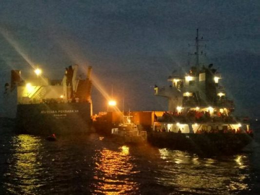 Kapal Mutiara Persada 3 Terbakar, Tiga Mobil Hangus Dilalap Api