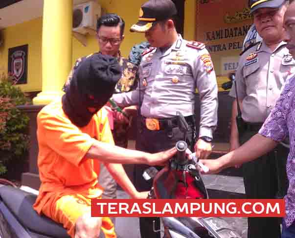 Serang Polisi dengan Pisau, Residivis Curanmor Ambruk Ditembak