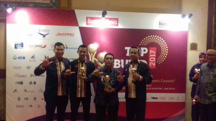 Gubernur Lampung Pembina BUMD Terbaik, PT LJU Raih Tiga Penghargaan