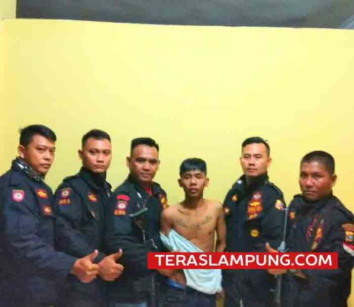 Pengedar Narkoba Ditangkap Saat Tunggu Pemesan