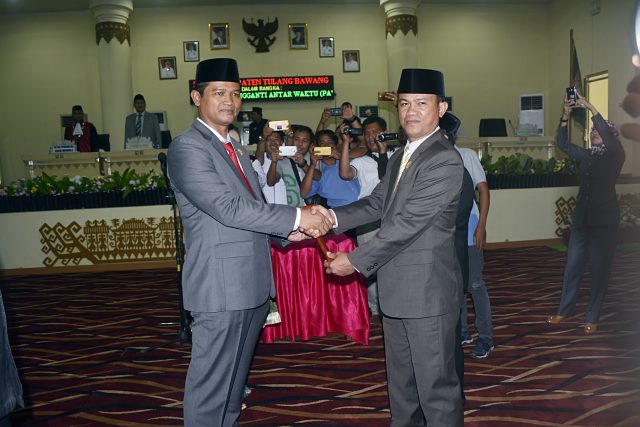 DPRD Kabupaten Tulang Bawang Gelar Pengambilan Sumpah Jabatan Ketua, Wakil Ketua dan PAW