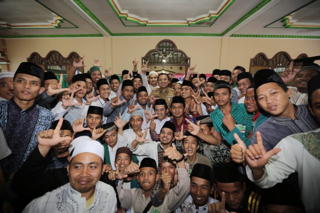 Ridho Lanjutkan Program Keagamaan di 670 Ponpes