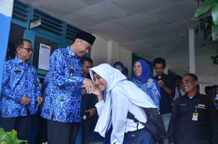Bupati Lampung Utara Tinjau UN SMP-MTS