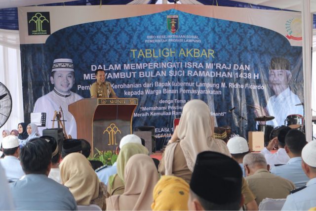 Gubernur Serahkan Bantuan Qur’an dan Surat Yasin pada Acara Tabligh Akbar Isra Mi’raj di Rutan Way Hui