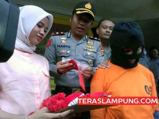 Ibu Rumah Tangga Ini Nekat Jualan Sabu di Warung Sembako