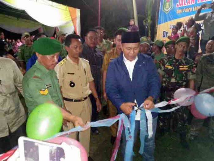 Bupati Mustafa Resmikan Jalan Tembus Way Pengubuan — Seputih Raman