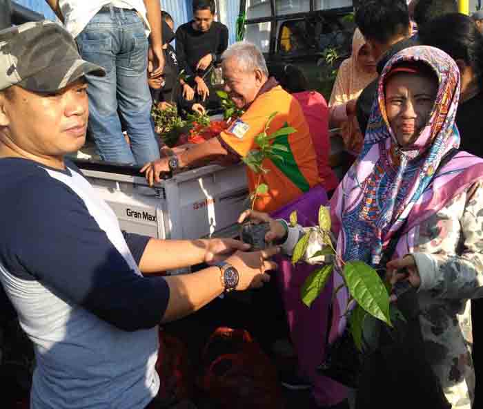 Hari Keanekaragaman Hayati, Legislator Joko Santoso Bagikan Dua Ribu Bibit Pohon