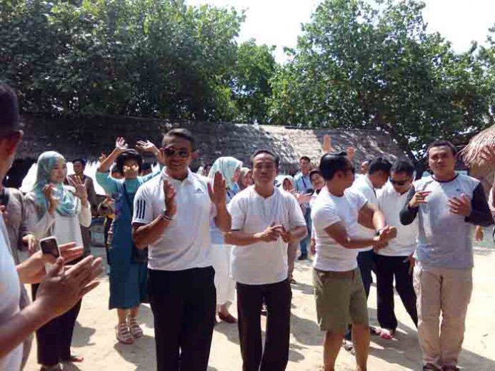 Jelang Ramadan, Kapolres Bandarlampung Silaturahmi dengan Para Wartawan di Pantai Mutun