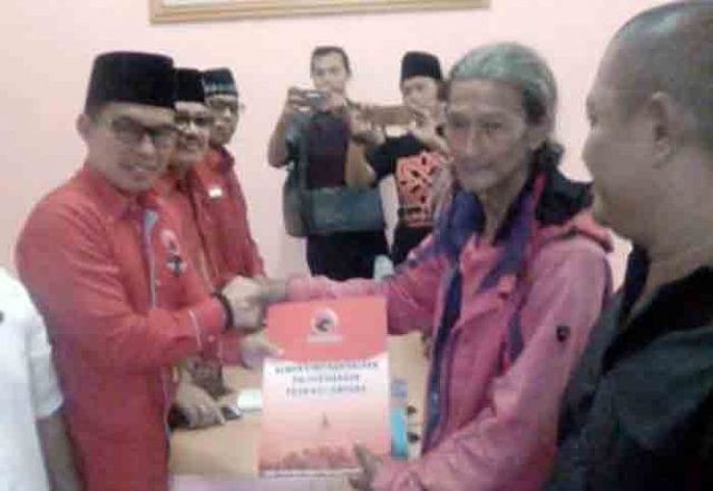 Mukhlis Basri Ambil Formulir Pendaftaran Bakal Calon Gubernur Lampung di PDIP