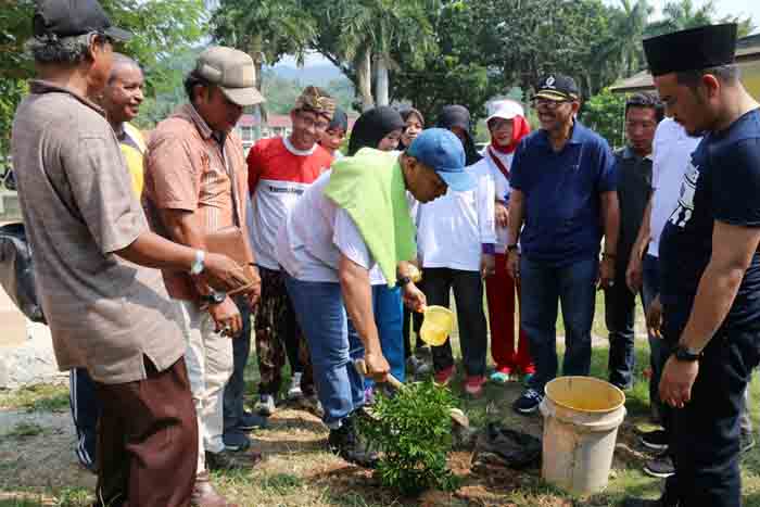 Tokoh Masyarakat Desa Hanura Dukung Mustafa Maju Pilgub dan Pimpin Lampung