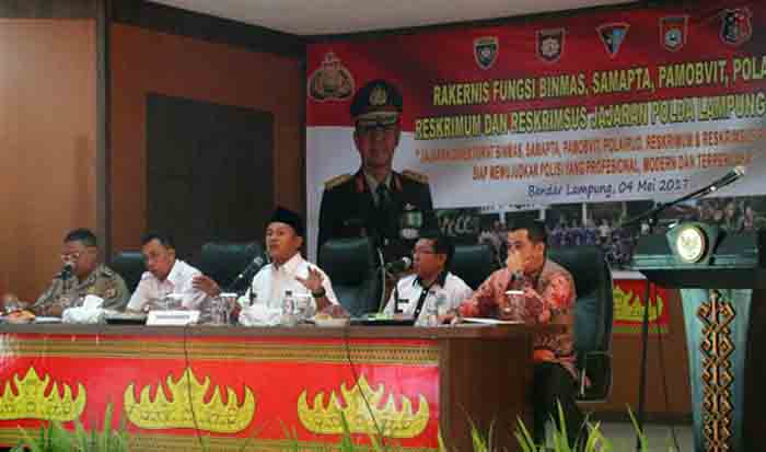 Bupati Mustafa Beri Kuliah Umum tentang Program Ronda di SPN Kemiling