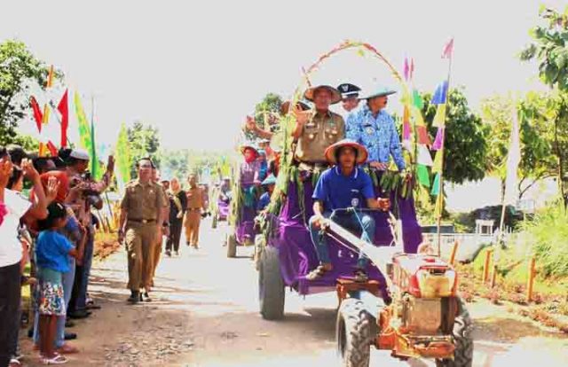 Bupati Mustafa Optimis Kampung Sinarsari Juara Lomba Desa Tingkat Provinsi
