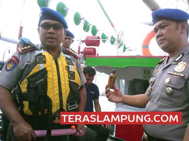 Petugas Polair Polda Lampung Bekuk Nelayan Pengebom Ikan di Perairan Pulau Sebuku